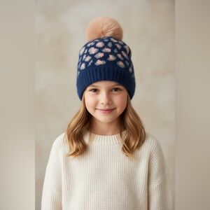 003 COMBO: Beanie and fluffy socks